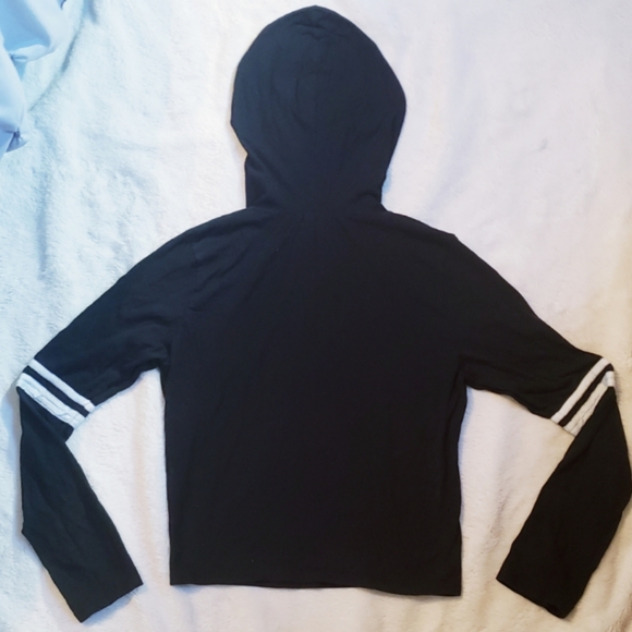 Crop top hoodie size medium - Picture 2 of 3